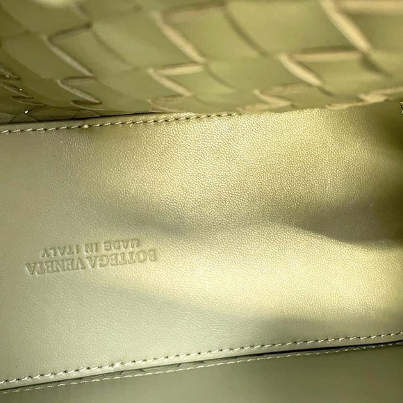 Bottega Veneta Intrecciato Andiamo Lambskin Handbag Bag - Picture 10 of 11